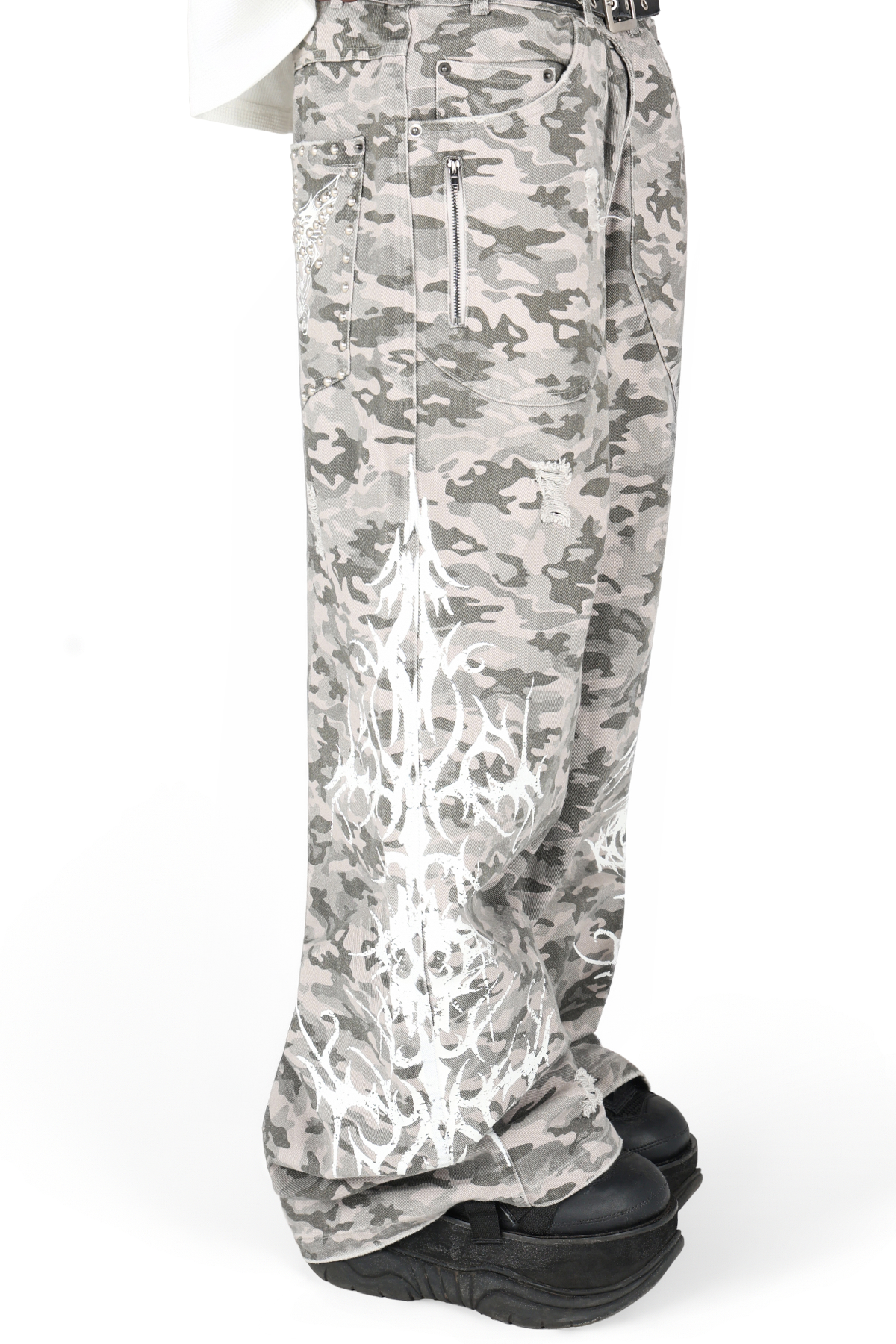 パンツ BE AMBITION white skull camo denim pants Extra Wide Bone パンツ BE AMBITION white skull camo denim pants Extra Wide Bone